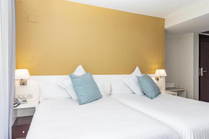 Imagen general del Hotel Palladium Hotel Pe&ntilde;iscola. Foto 9