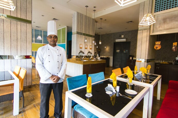 Imagen del bar/restaurante del Hotel Pallavi &aacute;vida. Foto 11