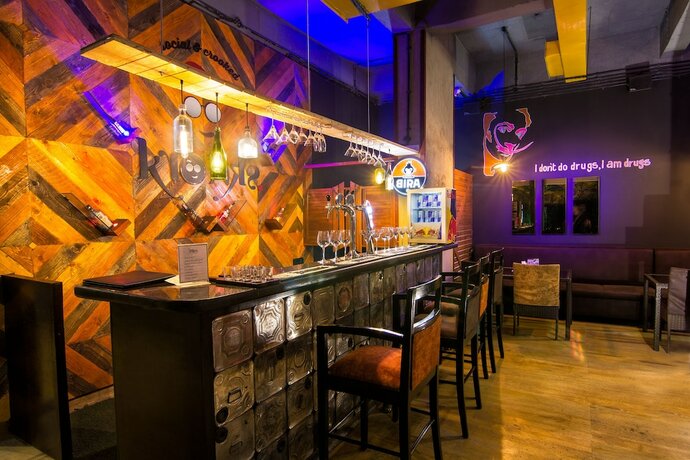 Imagen del bar/restaurante del Hotel Pallavi &aacute;vida. Foto 12