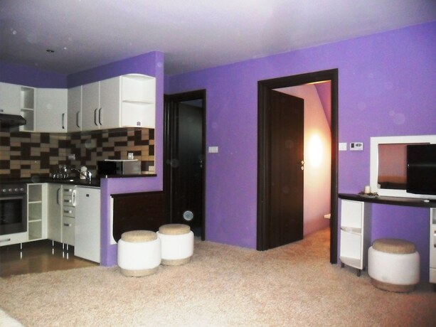 Imagen de la habitación del Hotel Palm, Baktal&oacute;r&aacute;nth&aacute;za. Foto 18