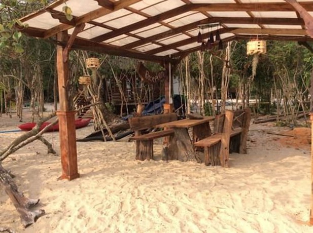 Imagen de los interiores del Hotel Palm Beach Bungalow Resort. Foto 19