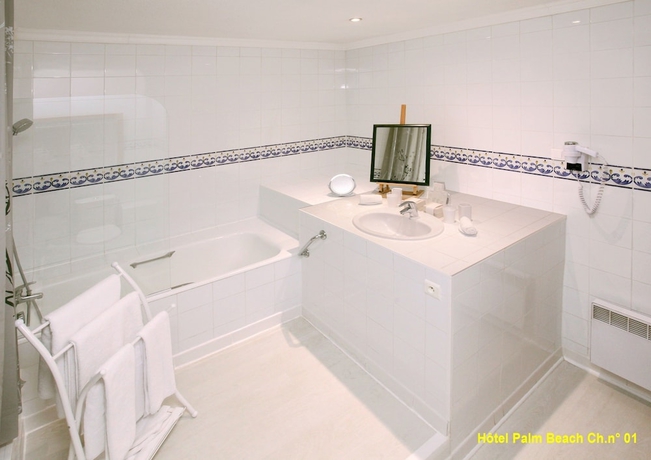 Imagen de la habitación del Hotel Palm Beach, Cannes. Foto 11
