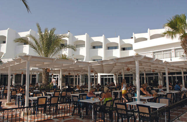 Imagen del bar/restaurante del Hotel Palm Beach Club Djerba. Foto 2