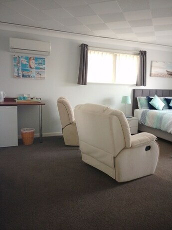 Imagen de la habitación del Hotel Palm Beach Guest House. Foto 36