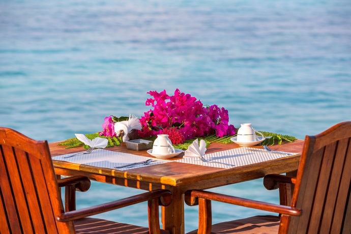 Imagen del bar/restaurante del Hotel Palm Beach Island Resort and Spa Maldives. Foto 8