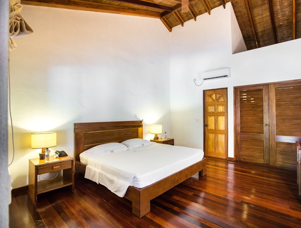 Imagen general del Hotel Palm Beach Island Resort and Spa Maldives. Foto 7