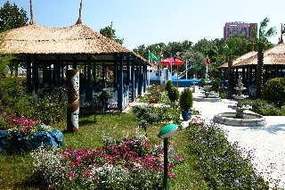 Imagen de la piscina del Hotel Palm Beach, MAMAIA. Foto 4