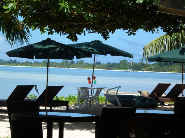 Imagen de la piscina del Hotel Palm Beach, PRASLIN. Foto 17
