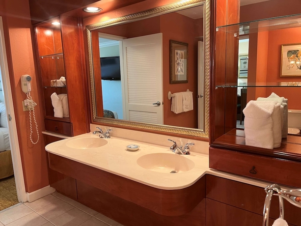 Imagen de la habitación del Hotel Palm Beach Shores Resort and Vacation Villas. Foto 15