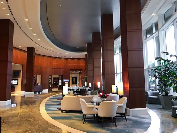 Imagen de los interiores del Hotel Palm Beach Singer Island Resort And Spa Luxury Suites. Foto 18