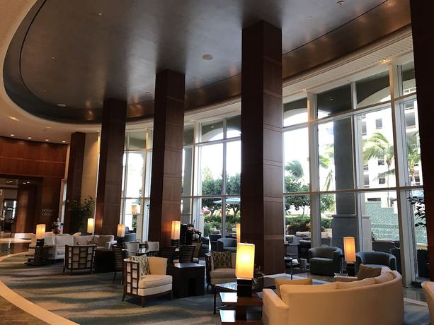 Imagen del bar/restaurante del Hotel Palm Beach Singer Island Resort And Spa Luxury Suites. Foto 2