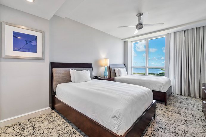 Imagen de la habitación del Hotel Palm Beach Singer Island Resort And Spa Luxury Suites. Foto 15