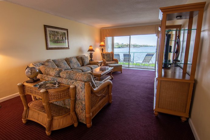Imagen de la habitación del Hotel Palm Beach Waterfront Suites. Foto 17