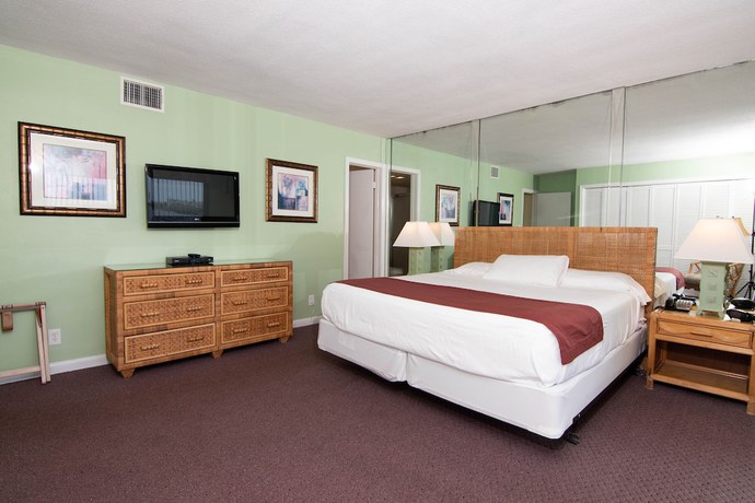Imagen de la habitación del Hotel Palm Beach Waterfront Suites. Foto 20