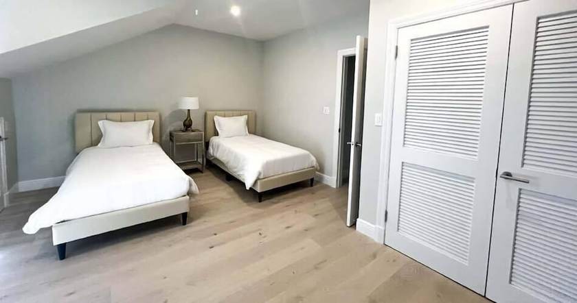 Imagen de la habitación del Hotel Palm Cay Marina, Resort and Spa. Foto 5