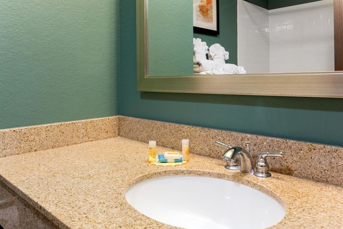 Imagen de la habitación del Hotel Palm Coast and Suites. Foto 7