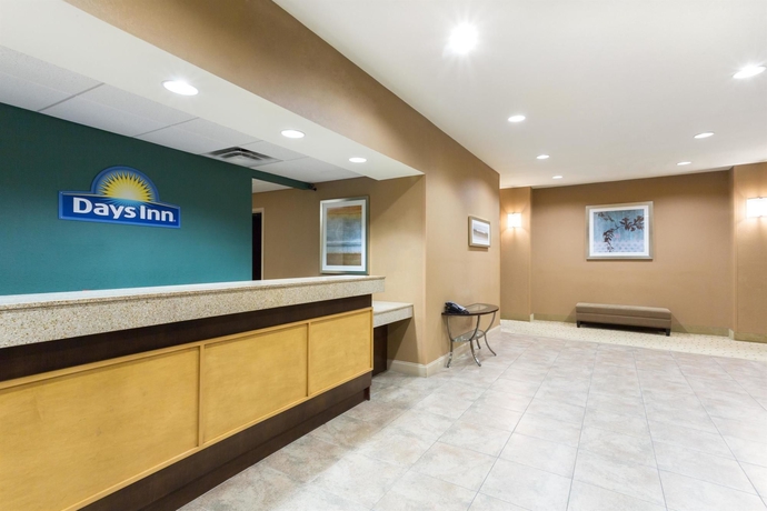 Imagen de los interiores del Hotel Palm Coast and Suites. Foto 13