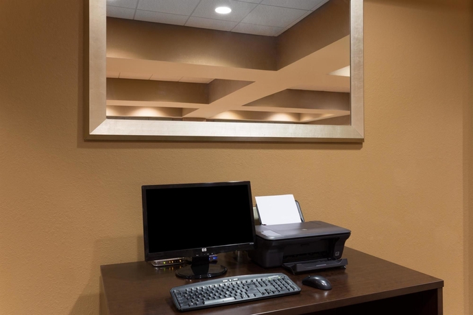 Imagen de los interiores del Hotel Palm Coast and Suites. Foto 14