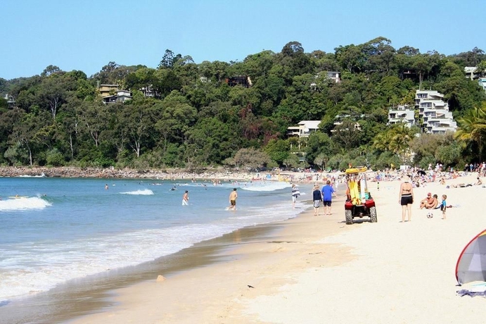 Imagen de los exteriores del Hotel Palm Court Noosa. Foto 4