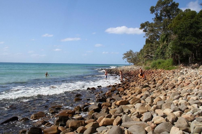 Imagen de los exteriores del Hotel Palm Court Noosa. Foto 6
