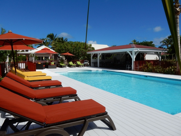 Imagen de la piscina del Hotel Palm Court Residence. Foto 13