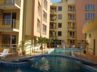 Imagen de la piscina del Hotel Palm Court, Sunny Beach. Foto 3