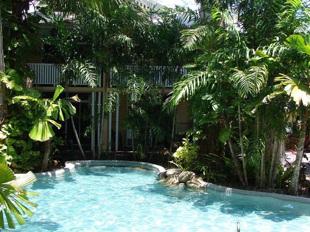 Imagen de la piscina del Hotel Palm Cove Tropic Apartments. Foto 10