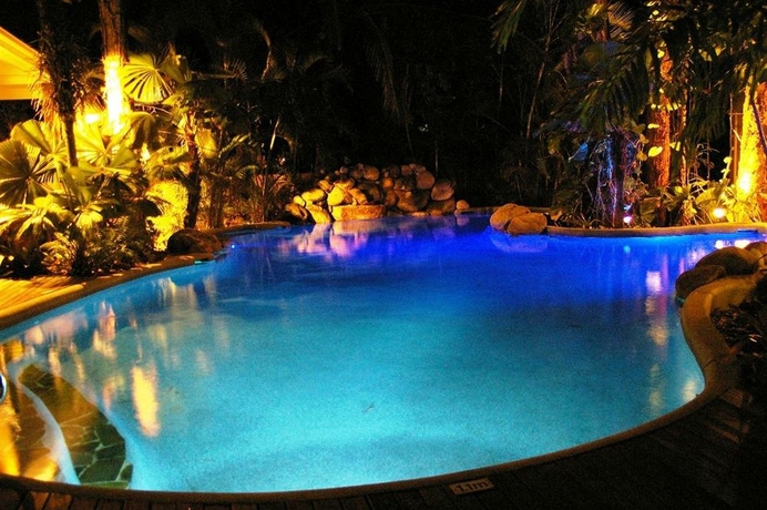 Imagen de la piscina del Hotel Palm Cove Tropic Apartments. Foto 11