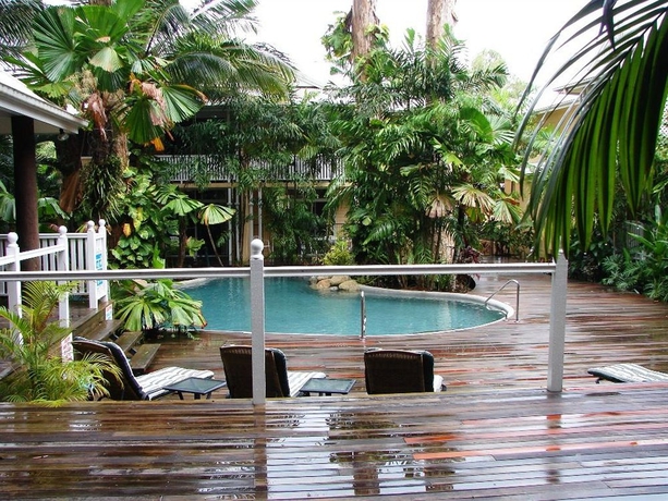 Imagen de la piscina del Hotel Palm Cove Tropic Apartments. Foto 15