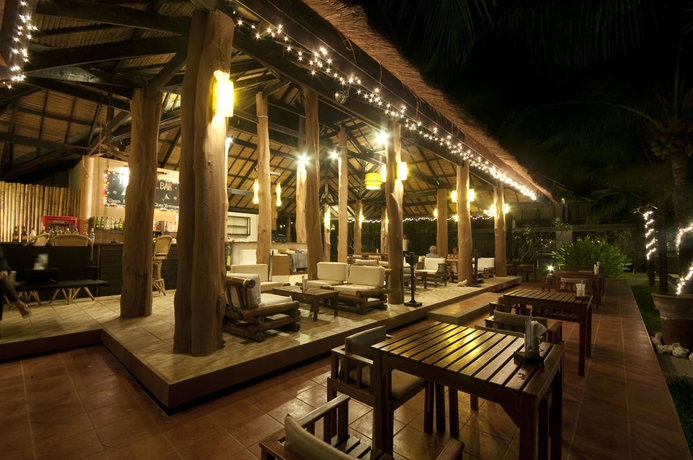 Imagen del bar/restaurante del Hotel Palm Galleria Resort. Foto 5