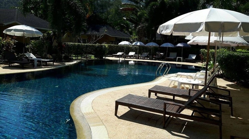 Imagen de la piscina del Hotel Palm Garden Resort Khaolak. Foto 15