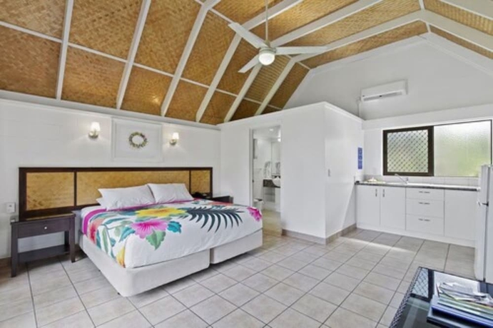 Imagen de la habitación del Hotel Palm Grove. Foto 13