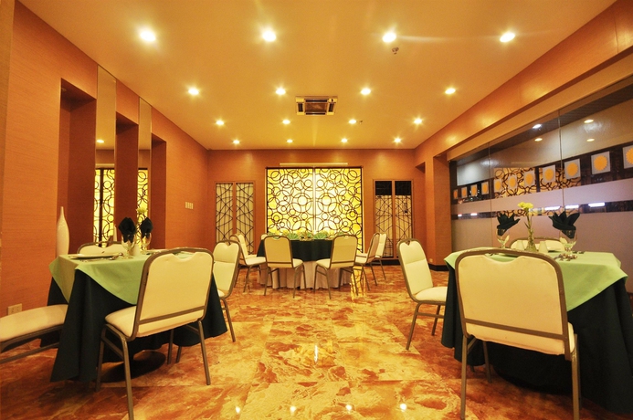 Imagen del bar/restaurante del Hotel Palm Grove, Manila. Foto 3