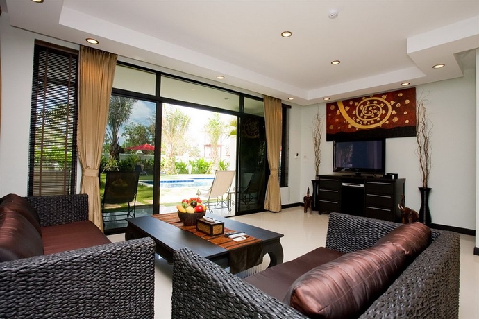 Imagen de los interiores del Hotel Palm Grove Resort. Foto 11