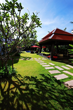 Imagen de los exteriores del Hotel Palm Grove Resort. Foto 8