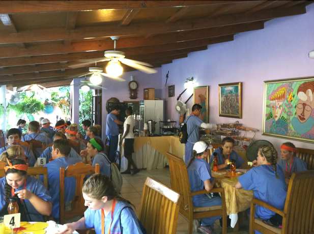 Imagen del bar/restaurante del Hotel Palm Inn, Delmas. Foto 7