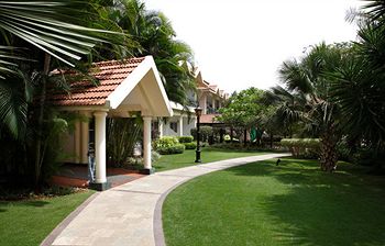 Imagen de la piscina del Hotel Palm Meadows Club. Foto 16
