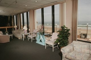 Imagen de los interiores del Hotel Palm Plaza Oceanfront Resort. Foto 2