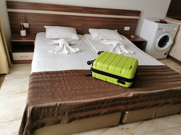 Imagen de la habitación del Hotel Palm Residence Deluxe Studios. Foto 11