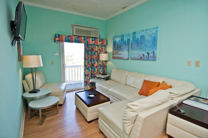 Imagen de la habitación del Hotel Palm Suites. Foto 5