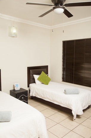 Imagen de la habitación del Hotel Palm Valley Inn. Foto 8