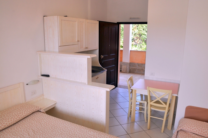 Imagen de la habitación del Hotel Palm Village. Foto 3