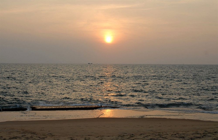 Imagen de los exteriores del Hotel Palm Village, Wattala. Foto 5