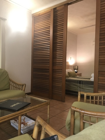 Imagen de la habitación del Hotel Palm Villas Resort. Foto 5