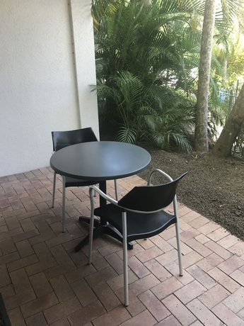 Imagen de la habitación del Hotel Palm Villas Resort. Foto 10