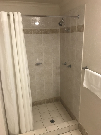 Imagen de la habitación del Hotel Palm Villas Resort. Foto 13