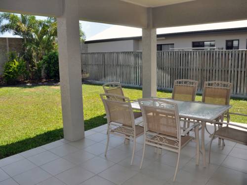 Imagen de la habitación del Hotel Palm Waters Holiday Villas. Foto 1