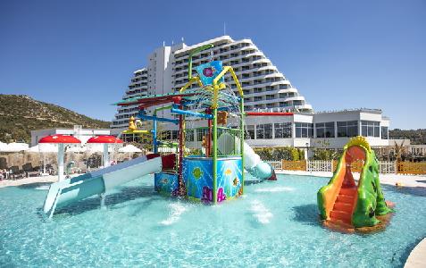 Imagen de la piscina del Hotel Palm Wings Ephesus Beach Resort. Foto 10
