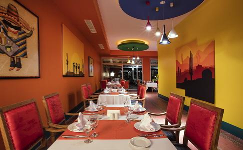 Imagen del bar/restaurante del Hotel Palm Wings Ephesus Beach Resort. Foto 5