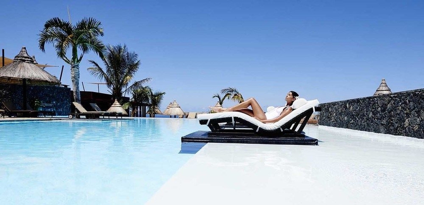 Imagen de la piscina del Hotel Palm and Spa. Foto 14